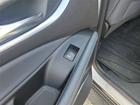 Used 2024 Buick Enclave Essence w/ Sport Touring Edition FWD image 17
