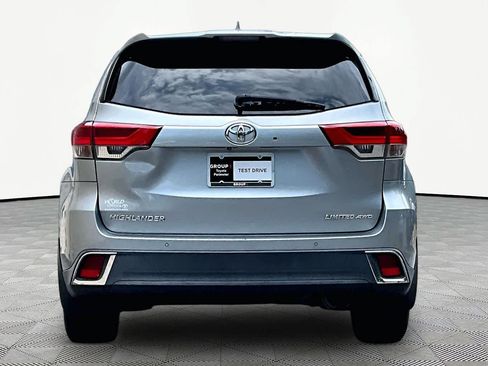 Used 2017 Toyota Highlander Limited Platinum AWD/4WD image 5