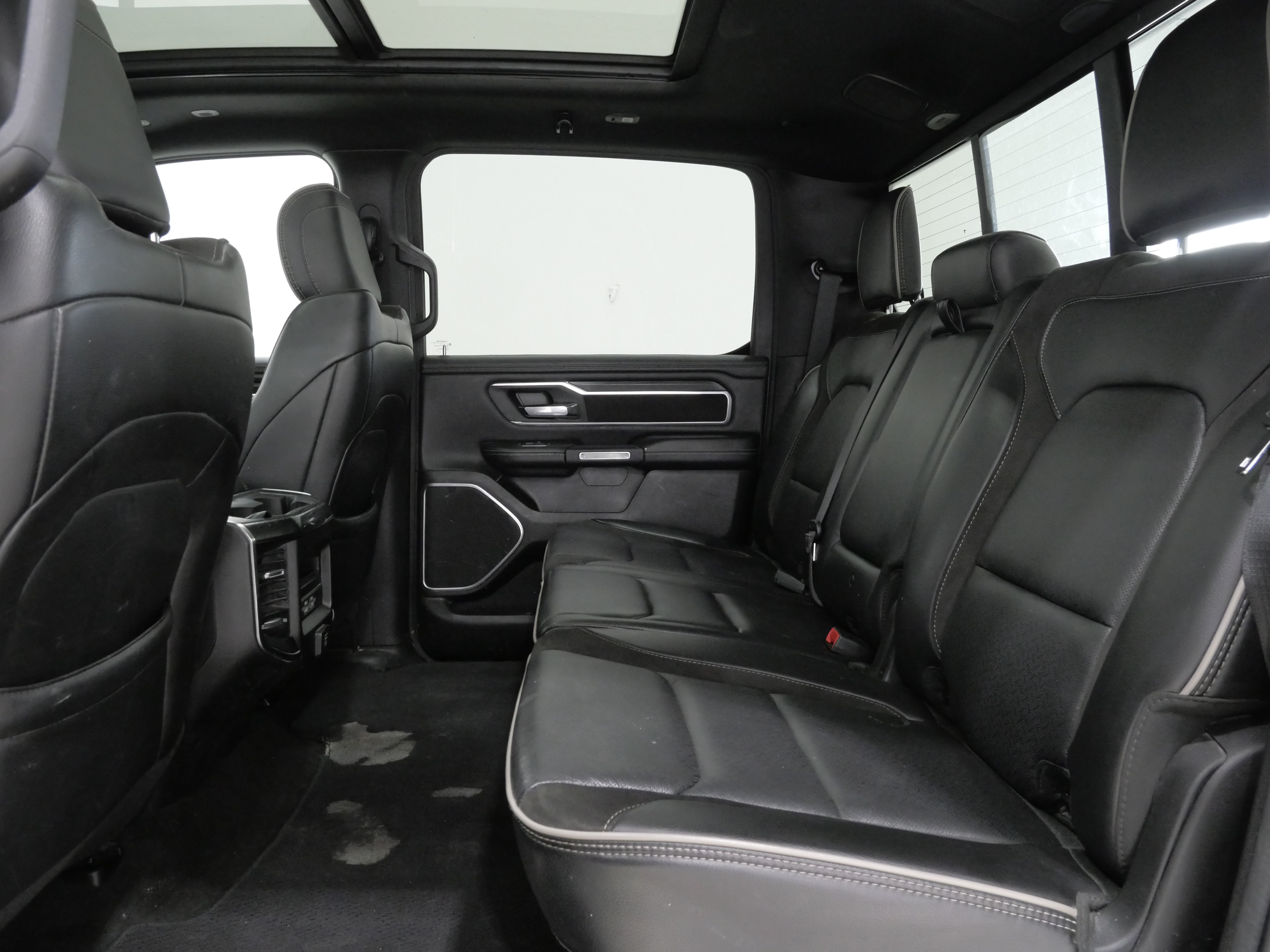 Used 2023 RAM 1500 Laramie AWD/4WD image 21
