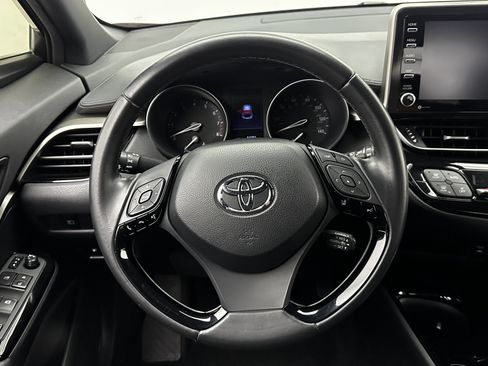 Used 2019 Toyota C-HR XLE image 24