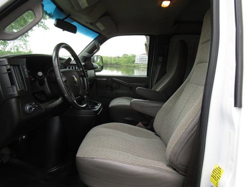 Used 2021 Chevrolet Express 2500 w/ Driver Convenience Package RWD image 10