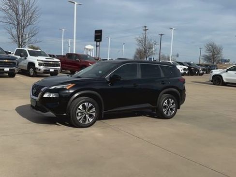 Used 2022 Nissan Rogue SV image 5