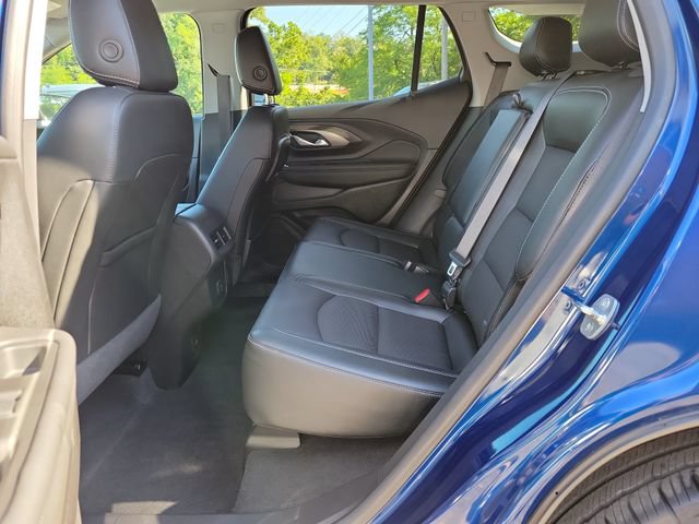 Used 2022 GMC Terrain SLT w/ Tech Package FWD image 10
