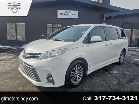 Used 2020 Toyota Sienna XLE FWD image 1