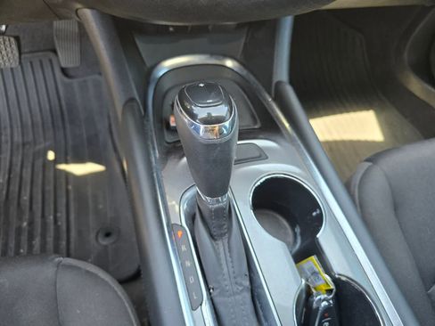 Used 2018 Chevrolet Malibu LT FWD image 16