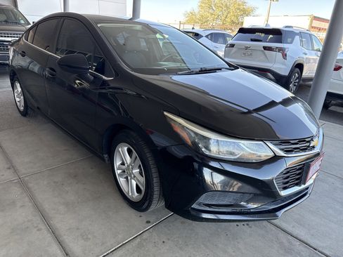 Used 2018 Chevrolet Cruze LT w/ LT Fleet Convenience Package image 3