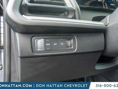 Used 2025 Chevrolet Traverse LT w/ Midnight/Sport Edition AWD/4WD image 19
