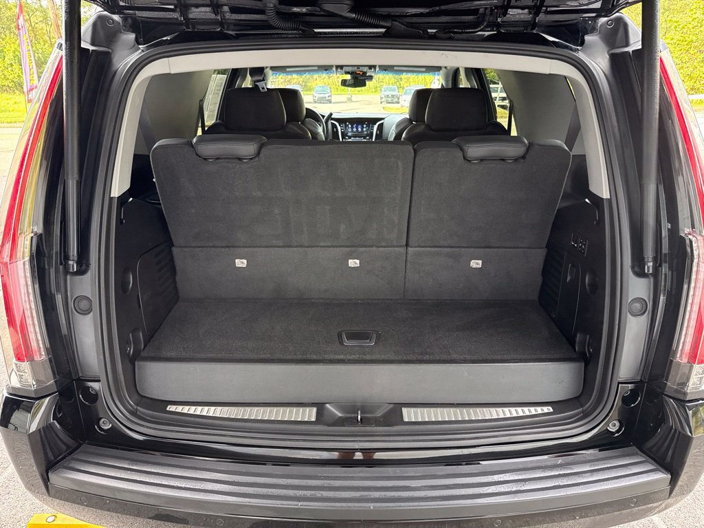 Used 2018 Cadillac Escalade Luxury AWD/4WD image 28