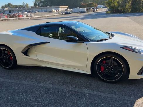 Used 2024 Chevrolet Corvette Stingray w/ Stealth Interior Trim Package image 10