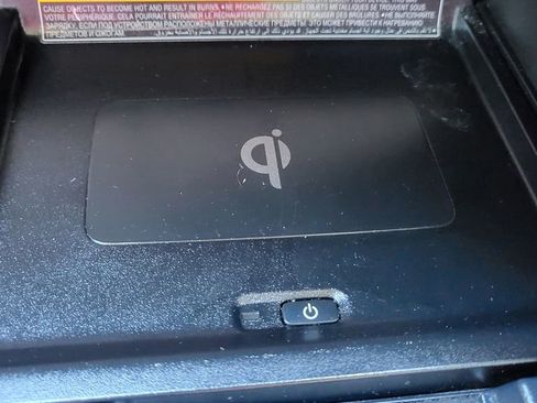 Used 2020 Toyota Camry XLE image 33