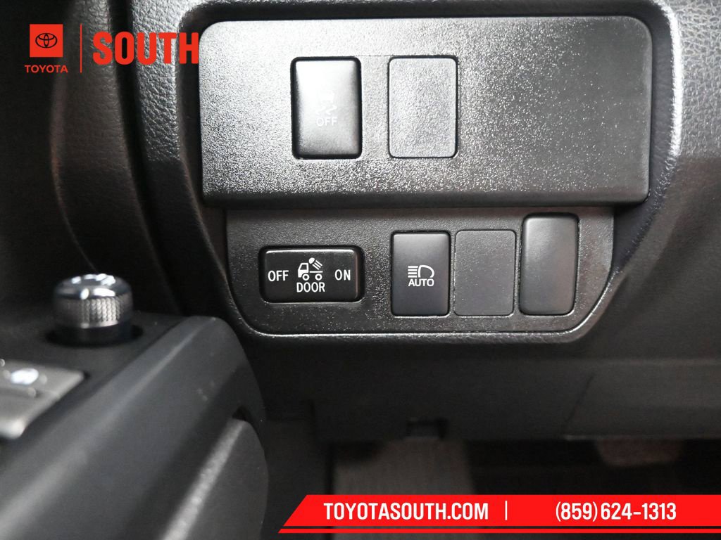 Used 2023 Toyota Tacoma SR AWD/4WD image 21