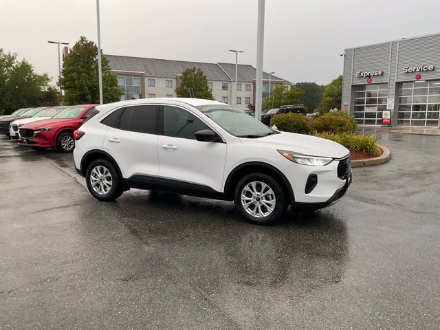 Used 2024 Ford Escape Active AWD/4WD image 3