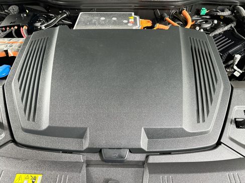 Used 2022 Audi e-tron Premium AWD/4WD image 34