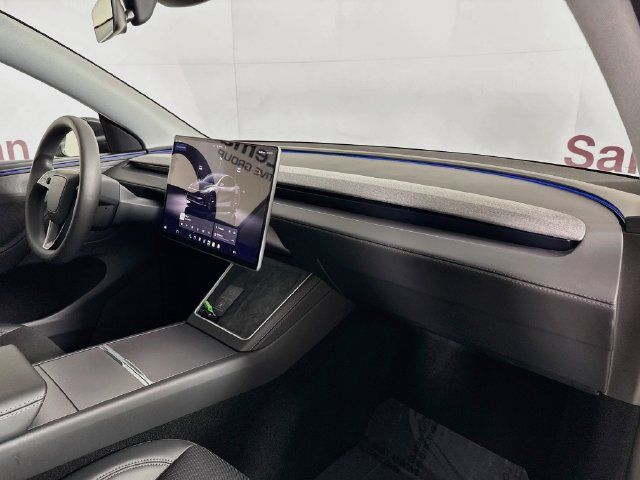 Used 2026 Tesla Model Y AWD image 29