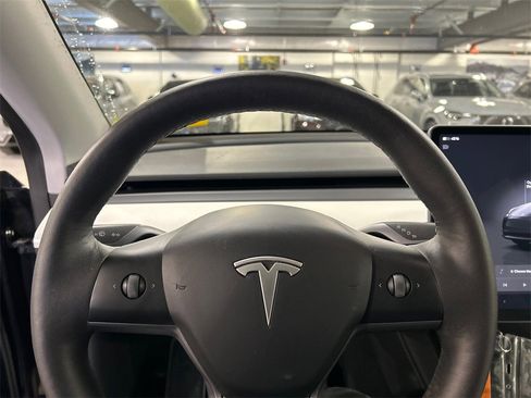 Used 2023 Tesla Model Y Long Range image 12