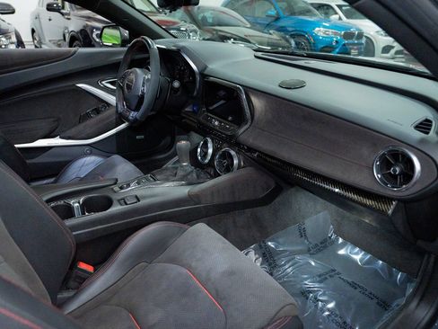 Used 2018 Chevrolet Camaro ZL1 RWD image 29