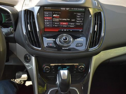 Used 2013 Ford C-MAX SEL FWD image 23