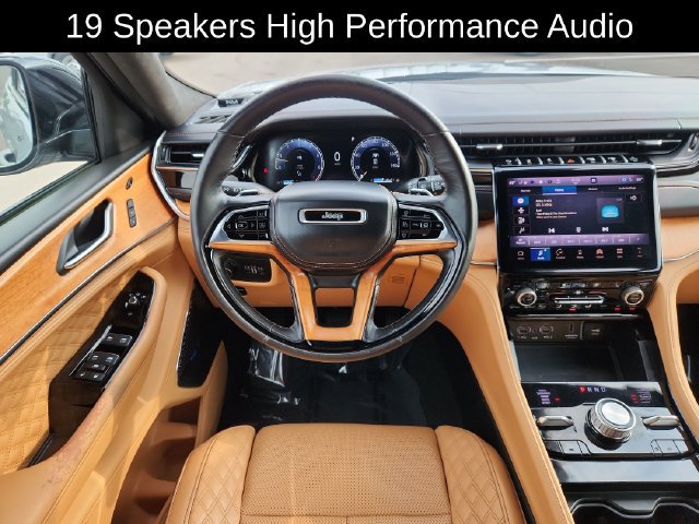 Used 2025 Jeep Grand Cherokee Summit AWD/4WD image 23