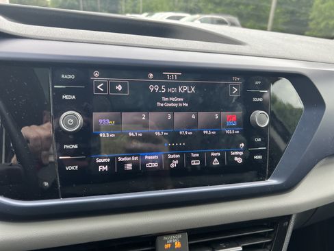 Certified 2023 Volkswagen Taos SE FWD image 21