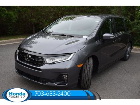 New 2026 Honda Odyssey Touring image 3