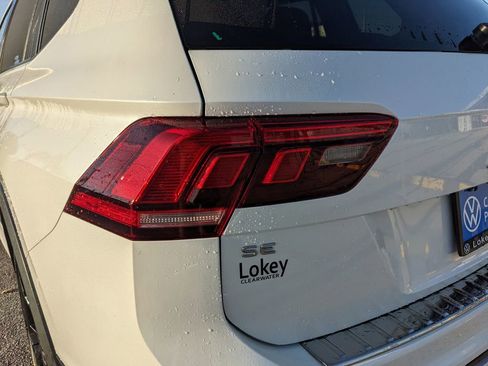 Used 2023 Volkswagen Tiguan SE R-Line image 9