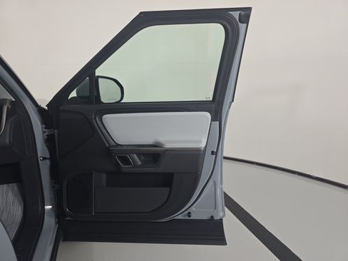 Used 2022 Rivian R1T Launch Edition AWD/4WD image 18