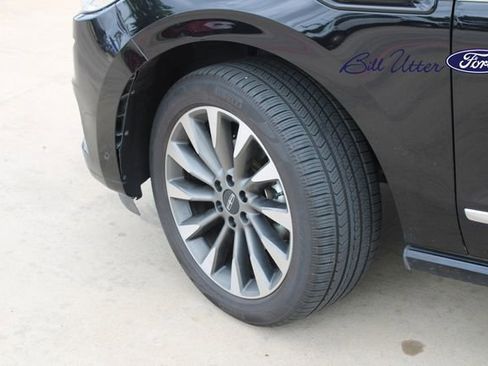 Used 2021 Lincoln Navigator Reserve w/ Luxury Package AWD/4WD image 9