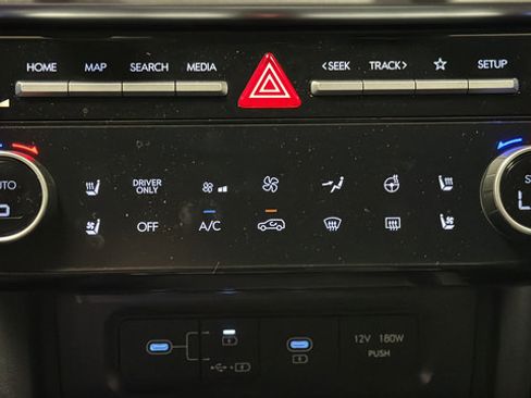 Used 2026 Hyundai Tucson Limited AWD/4WD image 18