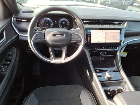 New 2026 Jeep Grand Cherokee Altitude AWD/4WD image 4