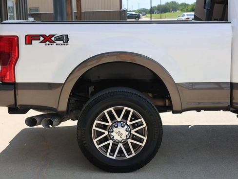 Used 2017 Ford F250 King Ranch w/ King Ranch Ultimate Package AWD/4WD image 13