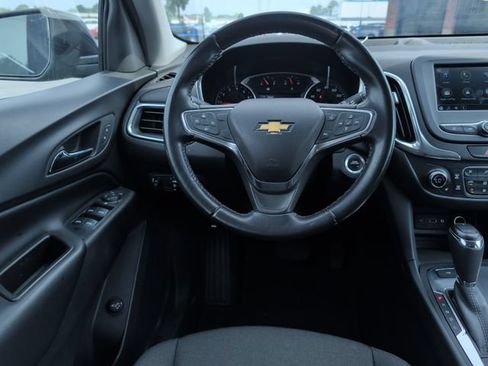 Used 2019 Chevrolet Equinox LT FWD image 2