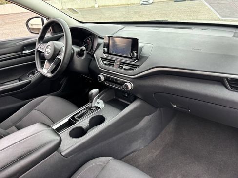 Used 2022 Nissan Altima 2.5 S FWD image 13