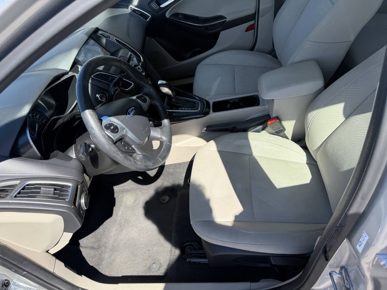 Used 2017 Ford Focus Electric Hatchback FWD image 22
