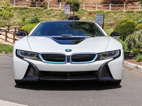 Used 2017 BMW i8 image 10
