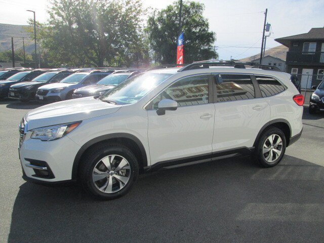 Used 2022 Subaru Ascent Premium w/ Convenience Package AWD/4WD image 3
