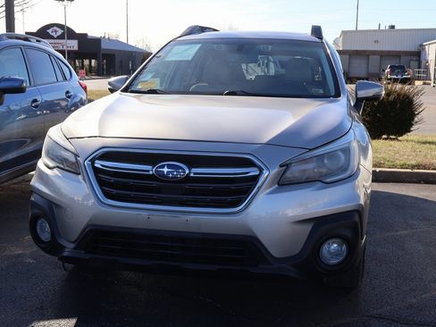 Used 2018 Subaru Outback 2.5i Limited image 11