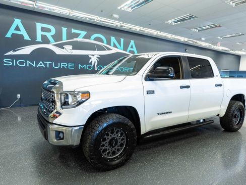 Used 2018 Toyota Tundra SR5 AWD/4WD image 1