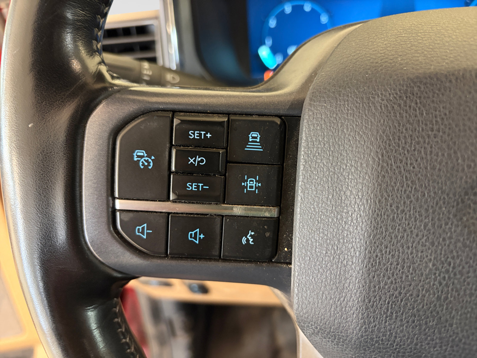 Used 2023 Ford F250 Lariat w/ Lariat Ultimate Package AWD/4WD image 19
