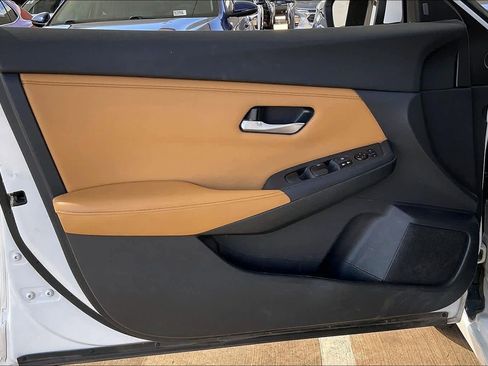 Used 2023 Nissan Sentra SV w/ SV Premium Package image 21