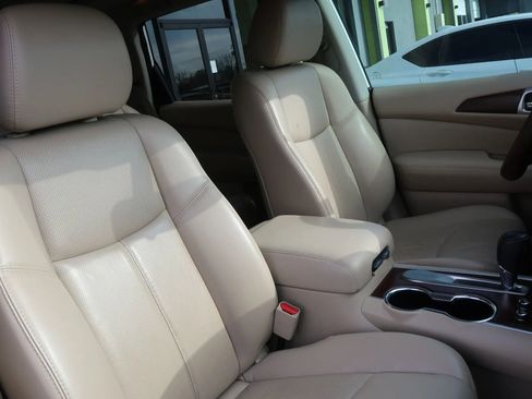 Used 2018 Nissan Pathfinder Platinum image 29