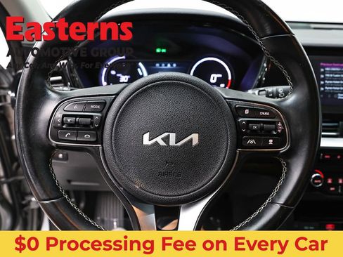 Used 2022 Kia Niro EX FWD image 10
