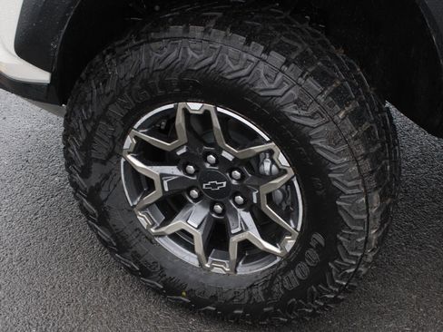New 2026 Chevrolet Colorado ZR2 w/ Off-Road Front Bumper Package AWD/4WD image 19