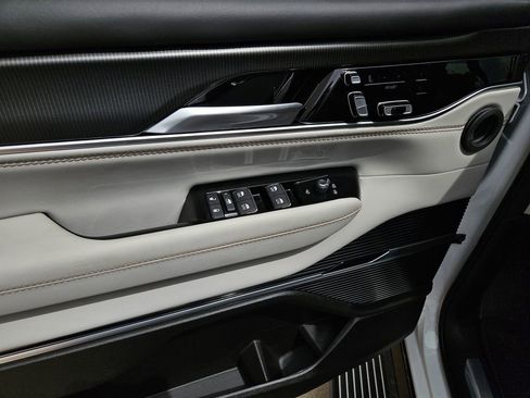 New 2026 Jeep Grand Wagoneer Summit image 18