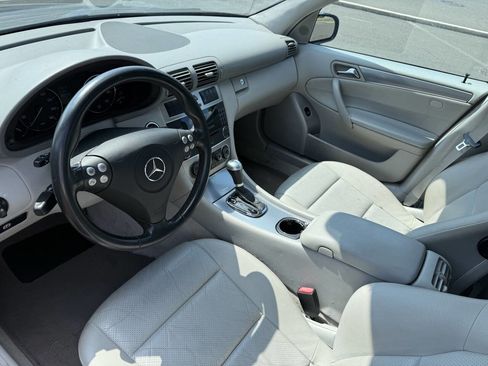 Used 2006 Mercedes-Benz C 230 Sedan w/ Sunroof Pkg image 13