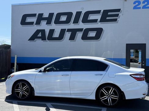 Used 2017 Honda Accord Sport image 20