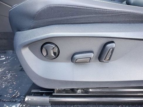 Used 2022 Volkswagen Tiguan SE w/ Panoramic Sunroof Package image 20