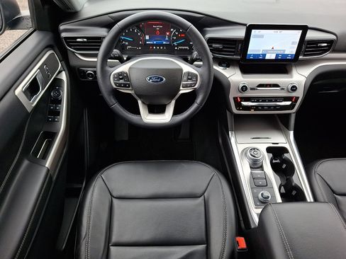 Certified 2023 Ford Explorer XLT w/ Equipment Group 202A image 15