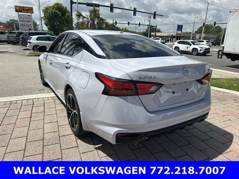 Used 2024 Nissan Altima 2.5 SR w/ SR Premium Package FWD image 9