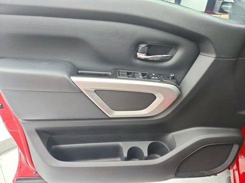 Used 2024 Nissan Titan SV w/ SV Convenience Package image 29