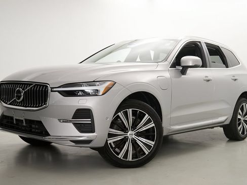 Certified 2023 Volvo XC60 T8 Ultimate w/ Climate Package AWD/4WD image 2